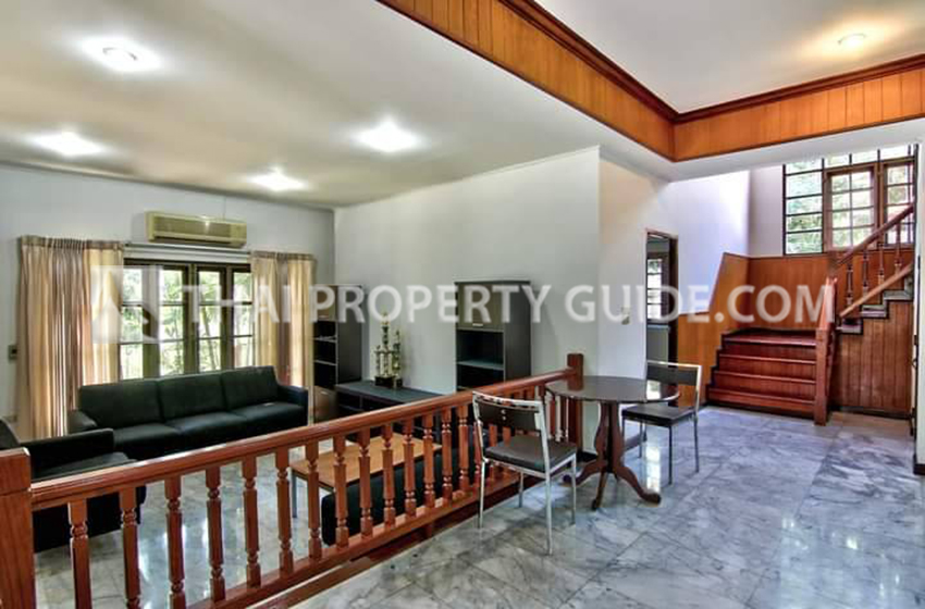 House with Shared Pool in Srinakarin 